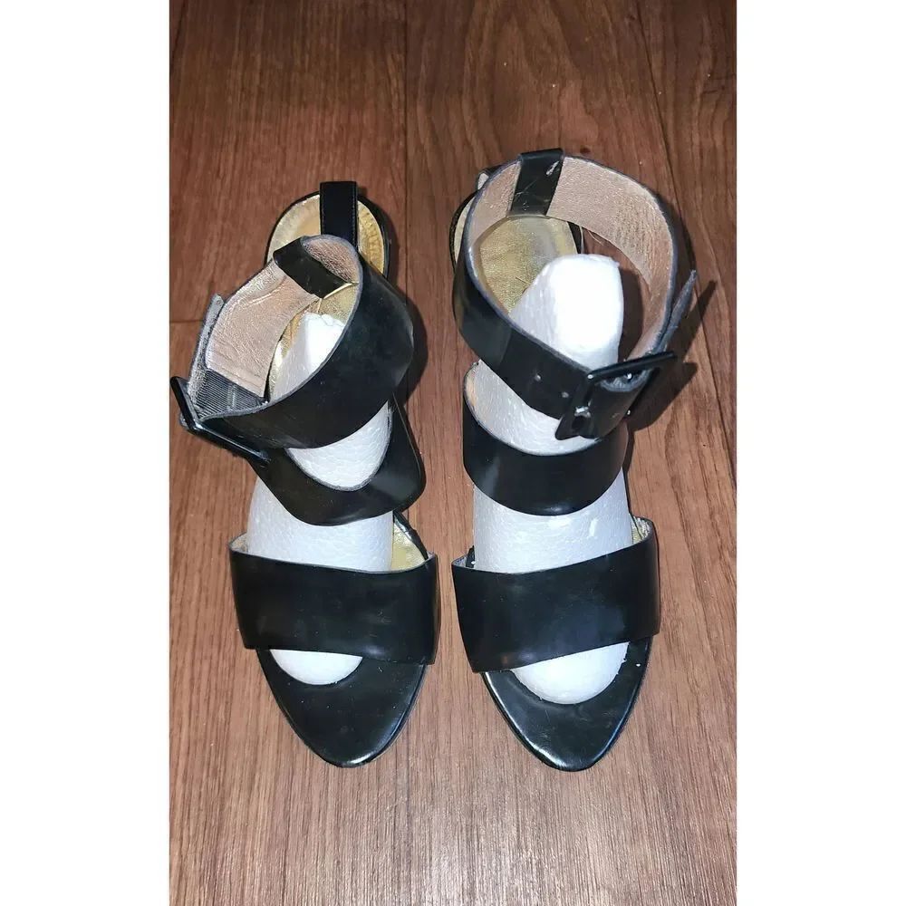 Kenneth Cole Boxy Lady Sandals